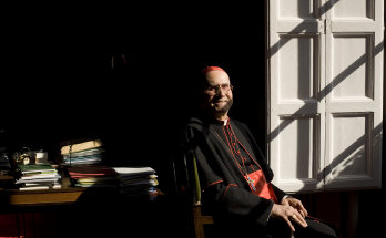 El Cardenal Bertone en Barcelona: «El celibato nada tiene que ver con las conductas desviadas»