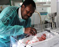 Milagro médico: Nace en Italia una niña de una mujer con muerte cerebral de tres semanas