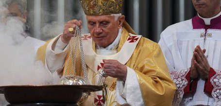 Benedicto XVI exige a los Estados defender la vida