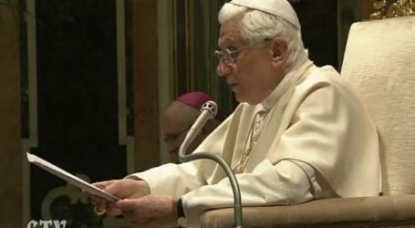Benedicto XVI: «El aborto mata al niño, destruye a la mujer y ciega la conciencia del padre»