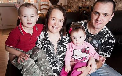 Victoria Webster: le propusieron abortar al diagnosticarle cáncer pero su hija ha nacido sana