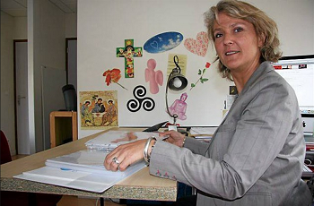 Agnès Guillerot, abogada, evangeliza diseñando objetos y camisetas: “Cuando me reencontré con el Espíritu Santo mi vida cambió radicalmente”