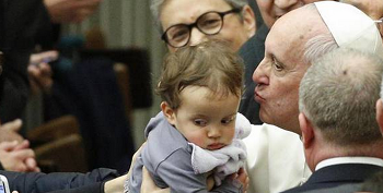 Papa Francisco: «La vida desde su concepción ha de ser salvaguardada con el máximo cuidado; el aborto y el infanticidio son crímenes abominables»