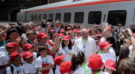 Papa Francisco a 500 menores de las periferias: «El amor de Dios está también dentro de nosotros. Está siempre con nosotros. Tengamos confianza en este amor»