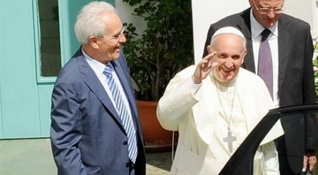 El Papa Francisco en visita a los pentecostales: «Pido perdón por los católicos que os persiguieron y denunciaron durante el fascismo»