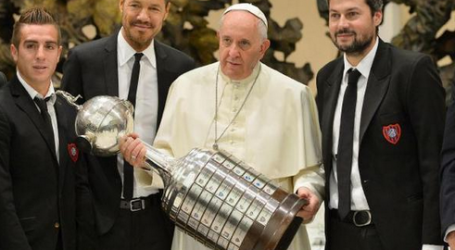 San Lorenzo le lleva al Papa Francisco la Copa Libertadores: «Le dimos, como nos dijo, dos minutos de felicidad»
