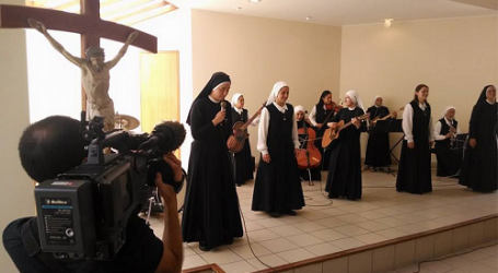 “Siervas”, el grupo musical de 11 monjas que evangelizan y atienden a los que sufren
