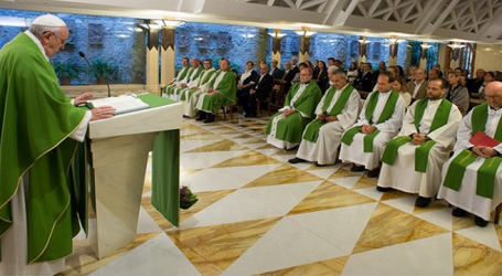 Papa Francisco en homilía en Santa Marta: «El coraje de reconocerse pecadores abre a la caricia de Jesús y a su perdón»