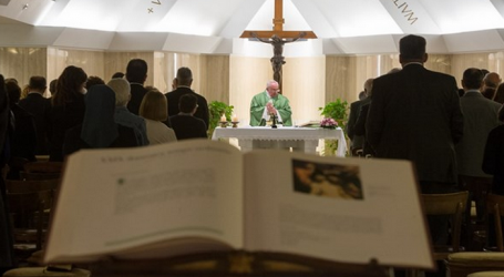 Papa Francisco en homilía en Santa Marta: «No se puede ser cristianos sin la gracia del Espíritu»