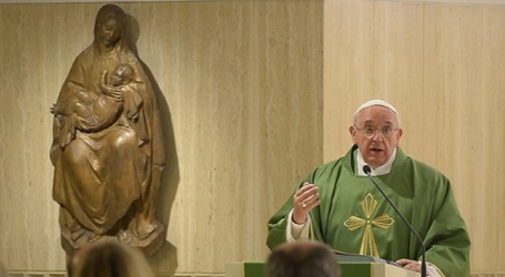 Papa Francisco en homilía en Santa Marta: «El diablo existe y nosotros debemos luchar contra él con el arma de la verdad»