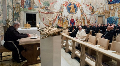 3ª predicación de Adviento del padre Raniero Cantalamessa al Papa Francisco: “La certeza de ser amados por Dios es el medio más eficaz para mantener la paz”