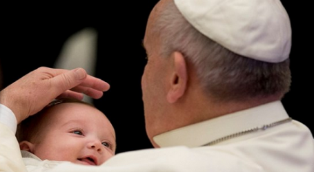 Papa Francisco en la Audiencia General: «Las madres en el amor incondicional y oblativo por sus hijos, son el antídoto al individualismo, las grandes enemigas de la guerra»