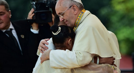 Glyzelle, niña filipina de la calle de 12 años, le pregunta al Papa Francisco: “¿Por qué Dios permite que los niños sufran?”