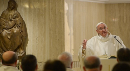 Papa Francisco en homilía en Santa Marta: «La fe es un don del Espíritu Santo que lo transmiten las mujeres»