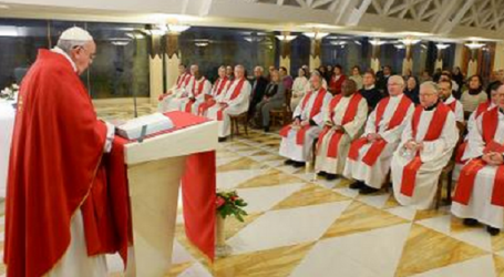 Papa Francisco en homilía en Santa Marta: «Iglesia pobre, el Evangelio no es teología de la prosperidad»