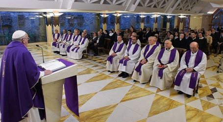 Papa Francisco en homilía en Santa Marta: «Sean misericordiosos, no cierren las puertas de la Iglesia»