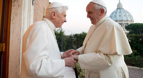 Benedicto XVI cumple 88 años y Papa Francisco ha ofrecido la Misa por él: «Los invito a rezar, para que el Señor lo sostenga y le de tanta alegría y felicidad»