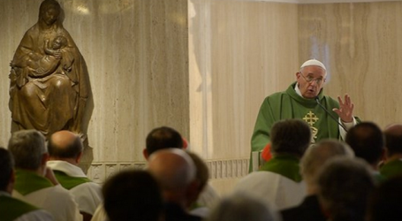 Papa Francisco en homilía en Santa Marta: «No diluir la identidad cristiana, haciendo una religión ambigua»