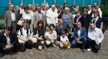 Papa Francisco se ha reunido privadamente con 30 familiares en Turín con los que ha celebrado misa y ha comido