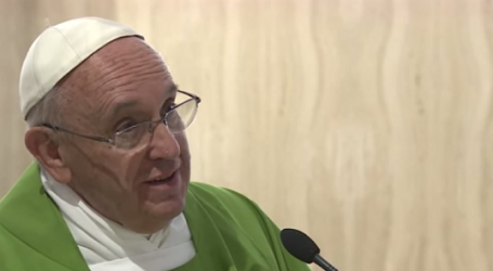 Papa Francisco en homilía en Santa Marta: «No a los pastores y a los cristianos que hablan demasiado y escuchan poco»