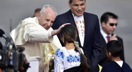 Papa Francisco a autoridades al llegar a Ecuador: «Vengo como testigo de la misericordia de Dios y de la fe en Jesucristo»