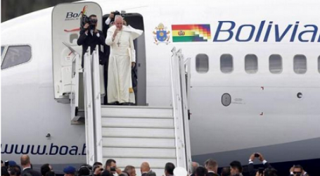 Papa Francisco al llegar a Bolivia en el aeropuerto: «Vengo a confirmar la fe de los creyentes en Cristo resucitado»