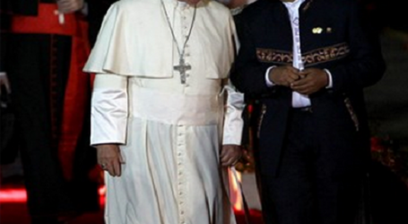 Papa Francisco a las autoridades civiles de Bolivia: «Las ideologías encandilan, la fe no encandila, alumbra y guía con respeto la conciencia y la historia de cada persona»