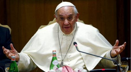 Papa Francisco se reúne con alcaldes: «Las Naciones Unidas tienen que interesarse fuertemente en la trata de personas provocada por este fenómeno ambiental»
