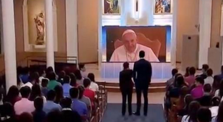El Papa Francisco pide a Valerie Herrera, víctima de bullying escolar, que cante para él en videoconferencia