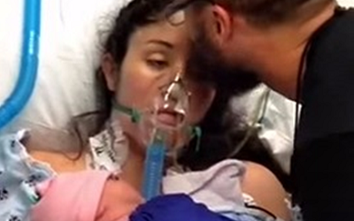 El llanto de Rylan, recién nacida, despertó a su madre Shelly Cawley de un coma severo mientras los médicos rezaban