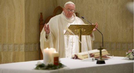 Papa Francisco en homilía en Santa Marta: «Que nunca se apague en nuestro corazón la nostalgia de Dios»