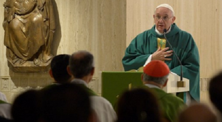 Papa Francisco en homilía en Santa Marta: «Dios perdona como Padre. En Jesús apuesta su corazón por nosotros y la humanidad»