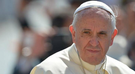 El Papa ante los atentados de París: “estoy conmovido, dolido y rezo. No hay justificación religiosa ni humana”