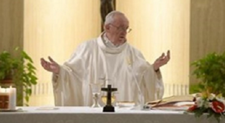 Papa Francisco en homilía en Santa Marta: «La mundanidad te conduce a la doble vida y te aleja de Dios»