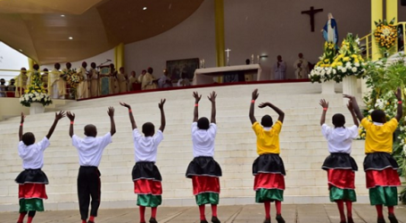Papa Francisco en homilía en la Misa de Nairobi: “La salud de cualquier sociedad depende de la salud de las familias”