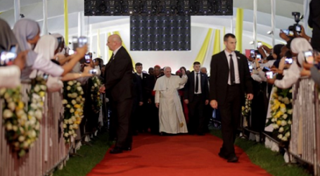 Papa Francisco a sacerdotes y consagrados en Kenia: “Cuiden de no caer en el pecado de la tibieza, que hace vomitar a Dios”