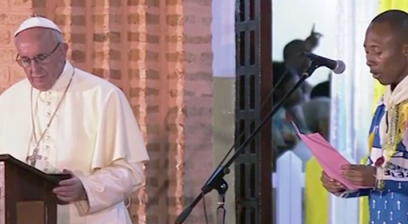 Papa a jóvenes de Centroáfrica: “Amar a vuestros enemigos os hará vencedores”