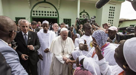 Papa en la Mezquita Central de Bangui: “Cristianos y musulmanes somos hermanos, impulsemos la paz, no al odio”