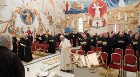 Primera predicación de Adviento ante el Papa del P. Raniero Cantalamessa: “La Iglesia cuerpo y esposa de Cristo”