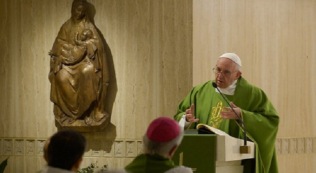 Papa Francisco en homilía en Santa Marta: «la fe es un don que cambia la vida, no se puede comprar»