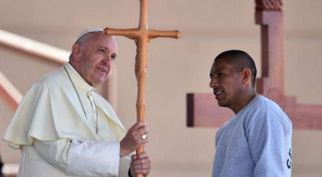 Papa Francisco a detenidos en cárcel de Ciudad Juárez: «Trabajen para que esta sociedad usa y tira no siga cobrando víctimas»