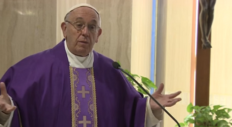 Papa Francisco en homilía en Santa Marta: «El perdón ilimitado de Dios olvida los pecados»