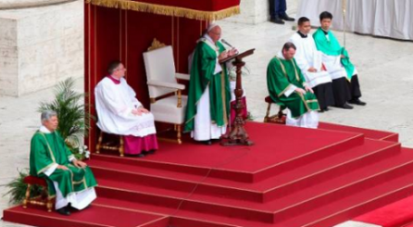 Papa Francisco en el Ángelus: «Los niños sirios invitan a los niños de todo el mundo a unirse a su oración por la paz»
