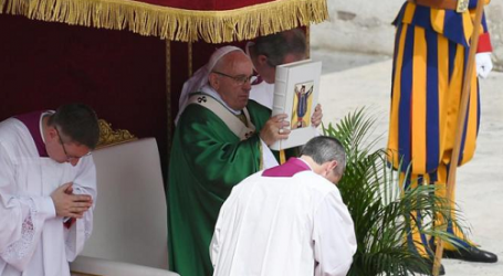 Vídeo completo de la Eucaristía presidida por el Papa Francisco del Jubileo de los Diáconos: “El servidor descuida los horarios”