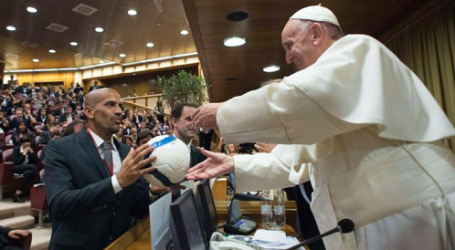 El Papa en el Congreso de Scholas dice que no ha pensado en renunciar y explica cómo construir un mundo mejor