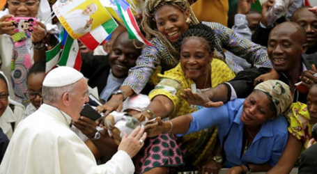 Papa Francisco en la Audiencia General: «En la ayuda misericordiosa de Jesús, Dios va al encuentro de su pueblo, en Él surge para la humanidad toda la gracia de Dios»