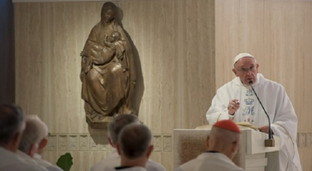 Papa Francisco en homilía en Santa Marta: «Si no hay paz en tu corazón y en tu familia, tampoco habrá paz en el mundo»