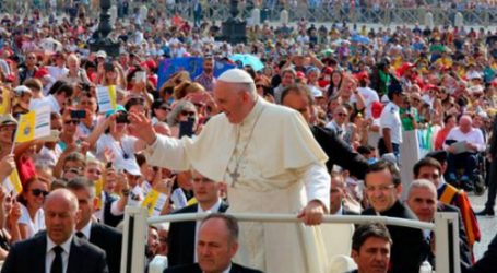 Papa Francisco en la Audiencia Jubilar: «El hombre de hoy no acepta ser salvado por Dios y quiere salvarse él solo con su libertad»