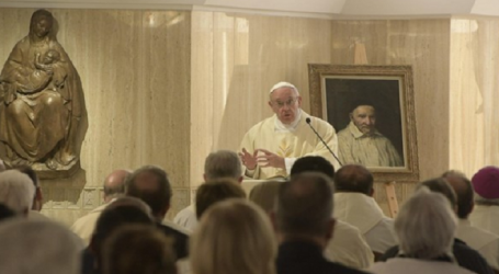 Papa Francisco en homilía en Santa Marta: «Vencer la desolación espiritual con la oración»