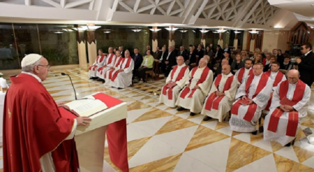 Papa Francisco en homilía en Santa Marta: «El buen sacerdote sigue a Jesús y no el poder»
